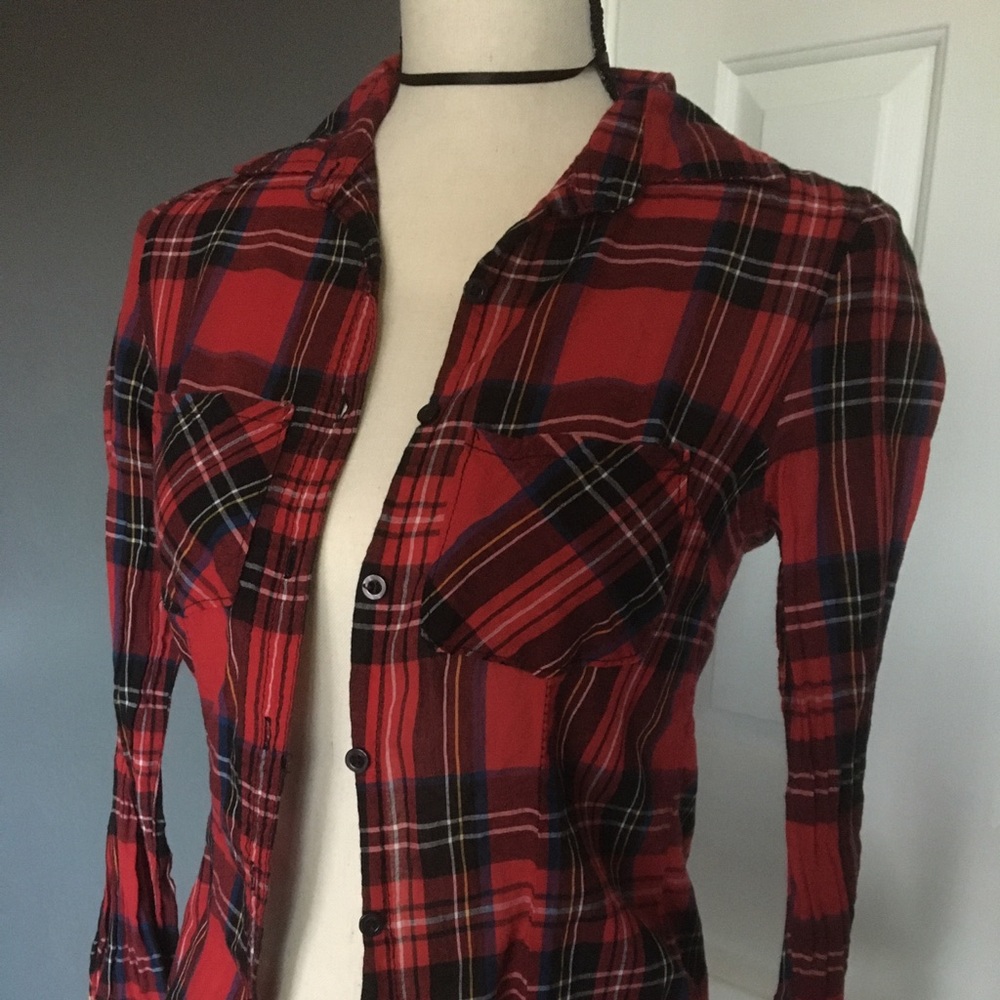 Wet Seal women’s plaid button down shirt